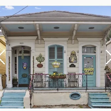 La Dauphine Bed And Breakfast
